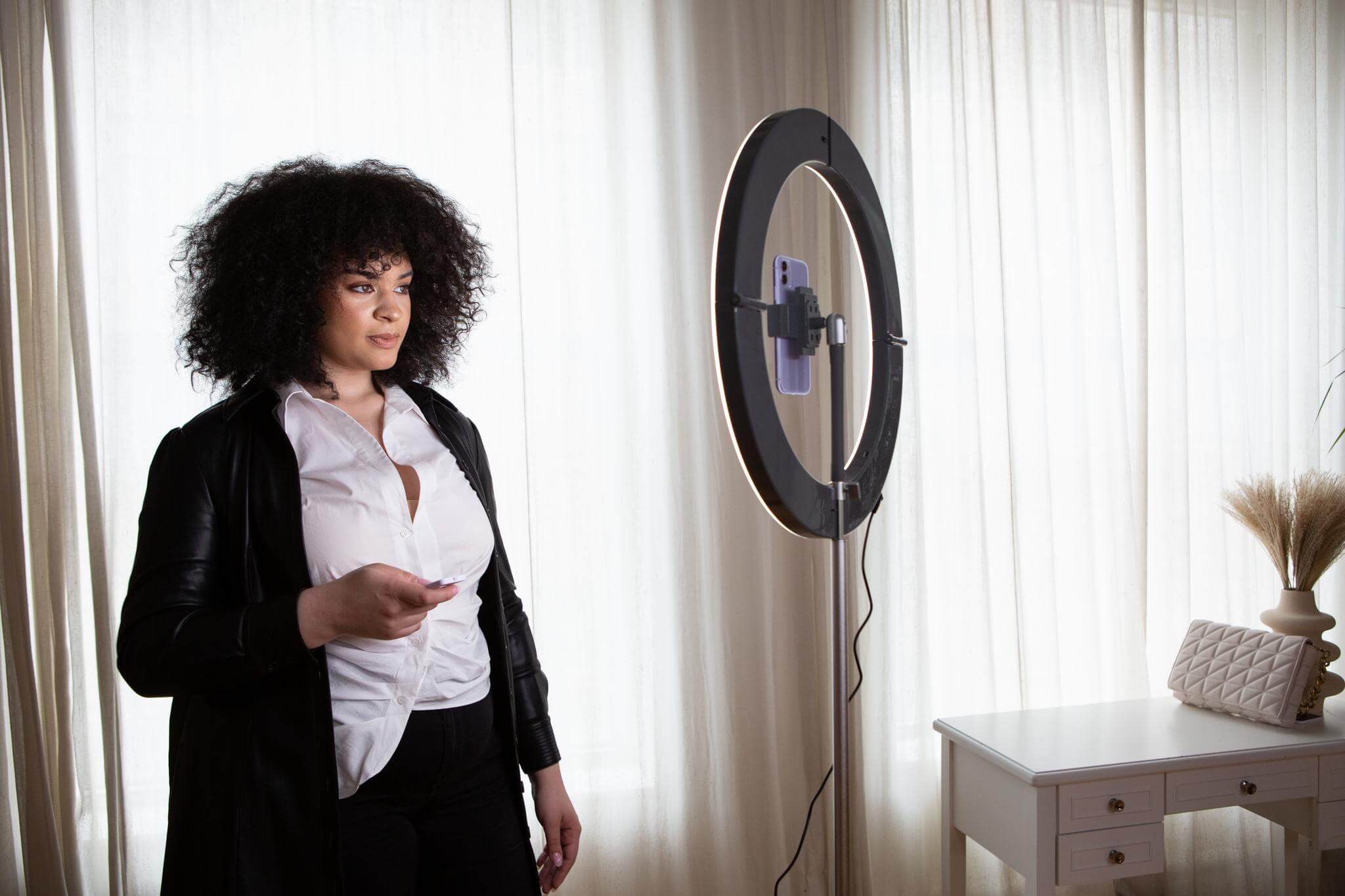 3 Top Tips: How to Become An In-Demand Influencer with Your Ring Light Set up