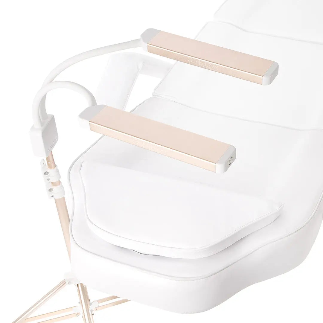 GLAMCOR Elite X Pro Kit in White Gold display standing set up, providing the best makeup artist lights with adjustable brightness and color temperature for any setting.