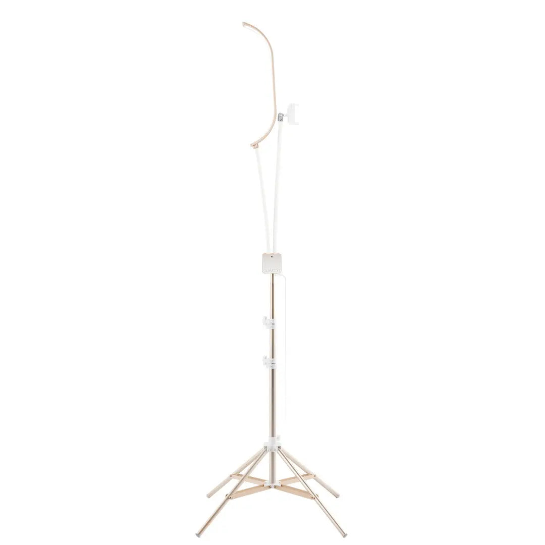 Transform your studio with GLAMCOR Horizon - the go-to lighting solution for makeup artists and estheticians, featuring curved lighting for enhanced precision.