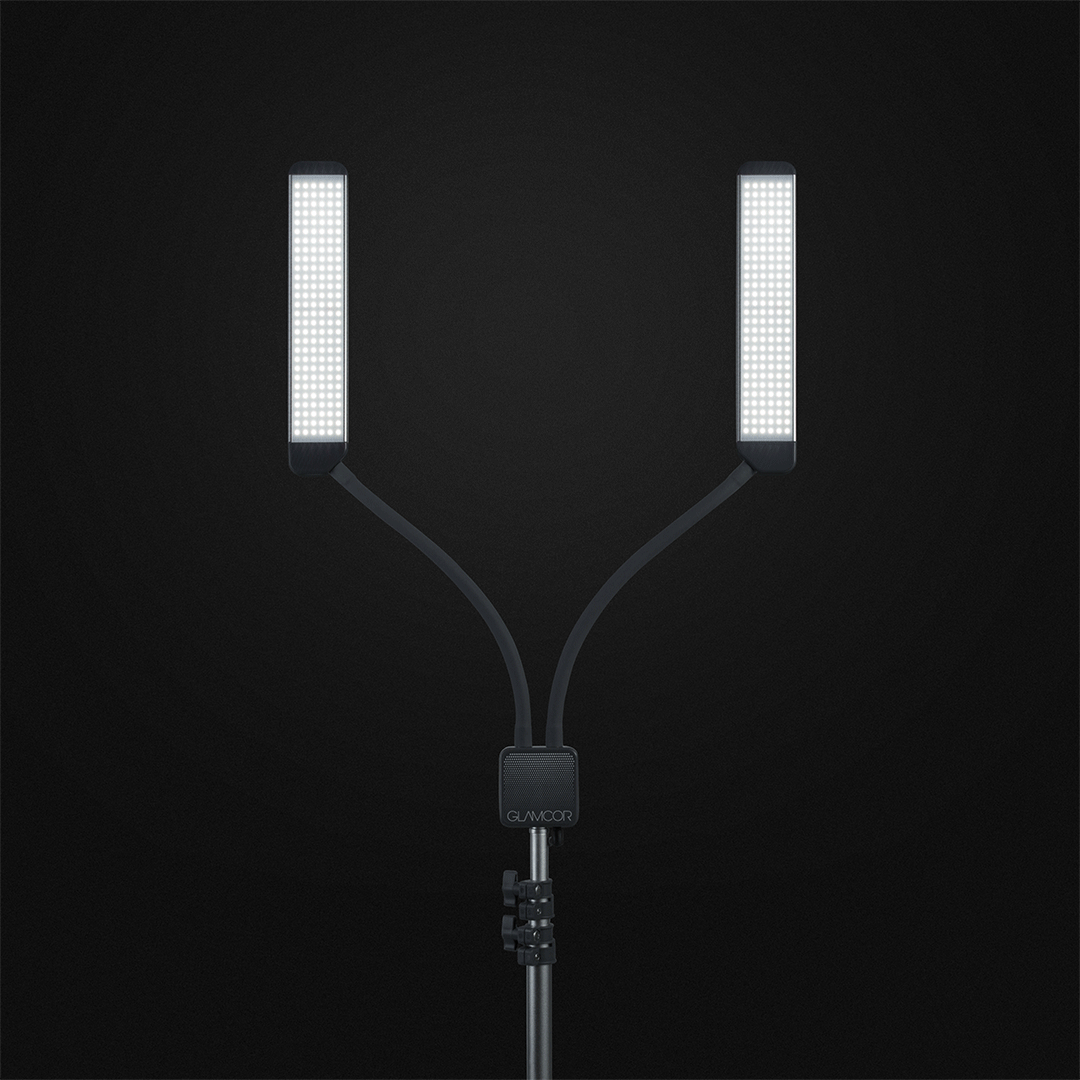 Portable SPARKLE Elite X lamp in a sleek carry bag.