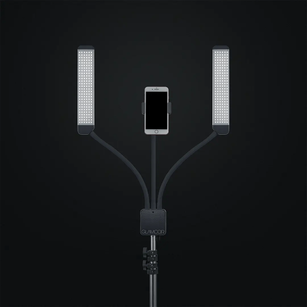 Switching the GLAMCOR MULTIMEDIA X Pro Kit color temperatures to cool for a cooler lighting effect during photo and video shoots, providing top-tier lighting solutions for professionals in need of precise and adjustable lighting.