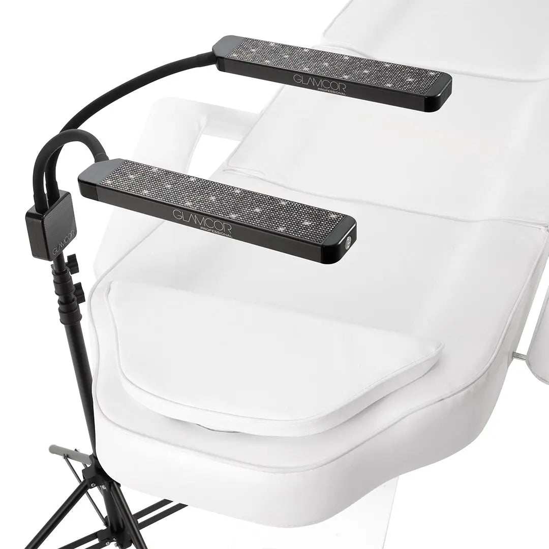 Quick assembly SPARKLE Elite X lamp for on-the-go beauty work.