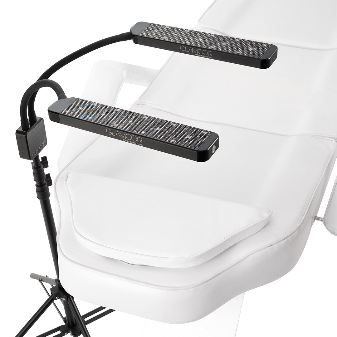 Quick assembly SPARKLE Elite X lamp for on-the-go beauty work.