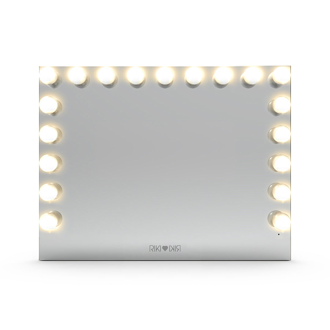 Bright daylight color temperature setting on the Riki Hollywood Mirror for optimal illumination.