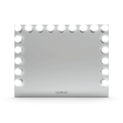 Riki Hollywood Mirror demonstrating the versatility of color temperature adjustment.