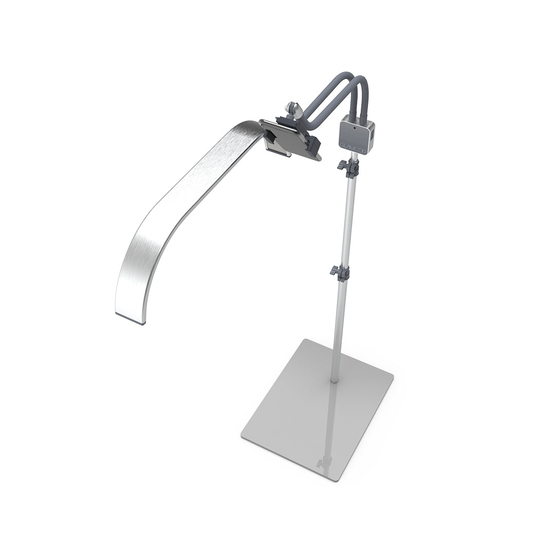 GLAMCOR Horizon LED light: The ideal equipment for estheticians seeking flawless illumination during treatments, with its curved salon lamp providing unparalleled clarity