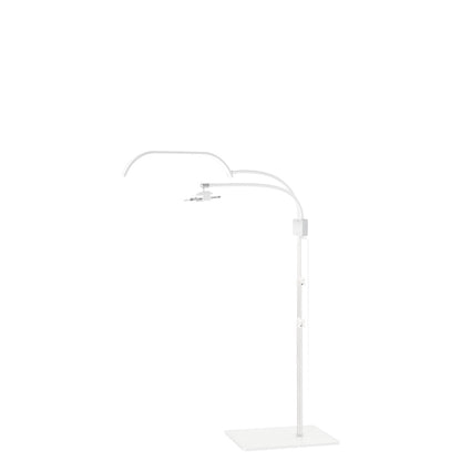 Illuminate your studio with GLAMCOR Horizon - the preferred choice for estheticians and makeup enthusiasts alike, featuring curved lighting for enhanced visibility.