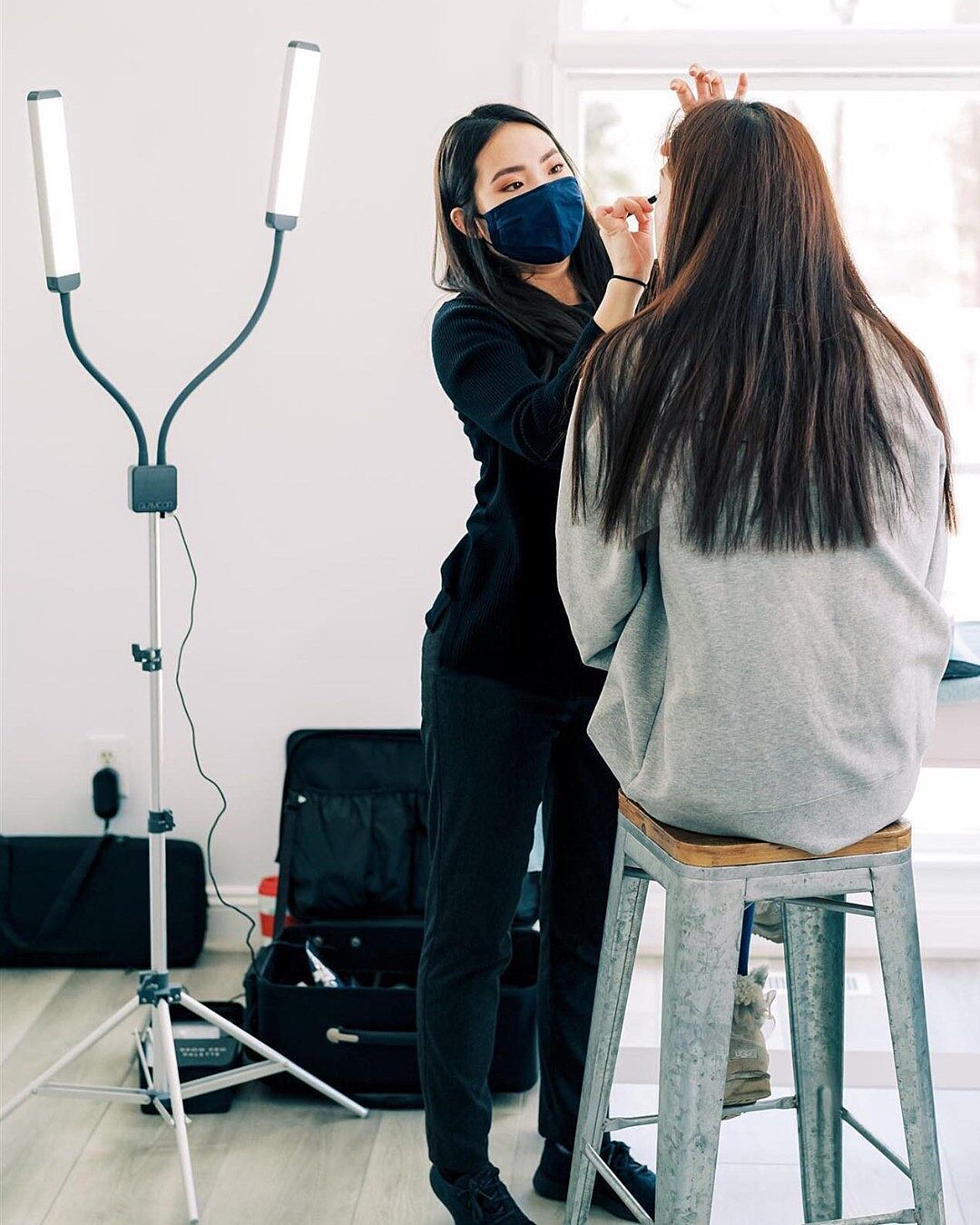 @glamcorofficial, Makeup artist, using the GLAMCOR REVOLUTION X