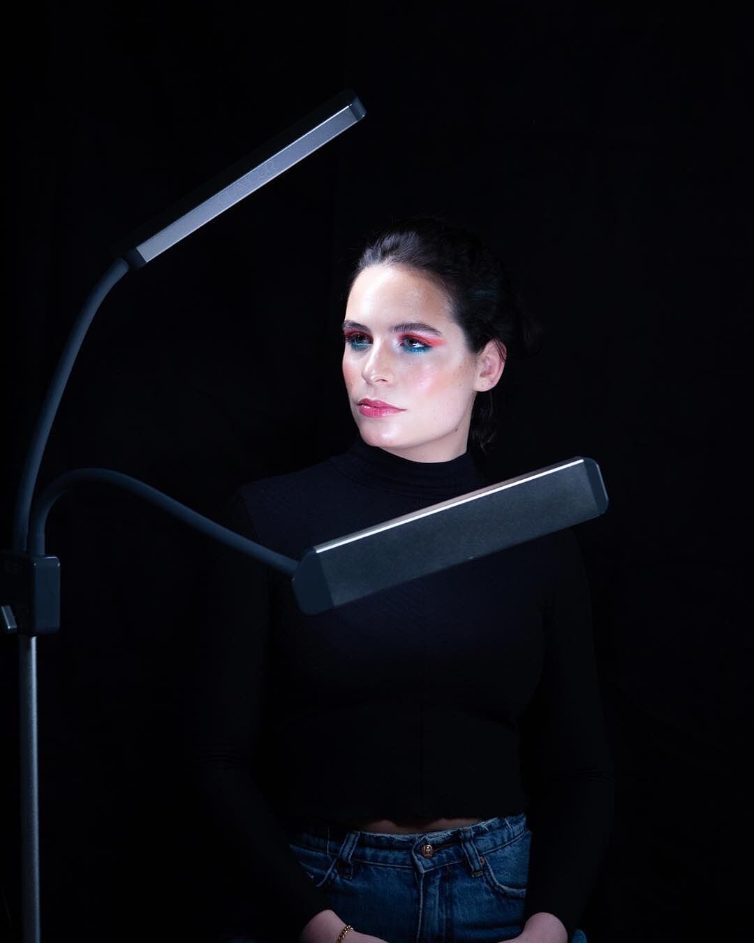 @glamcorofficial, Makeup artist, using the GLAMCOR REVOLUTION X