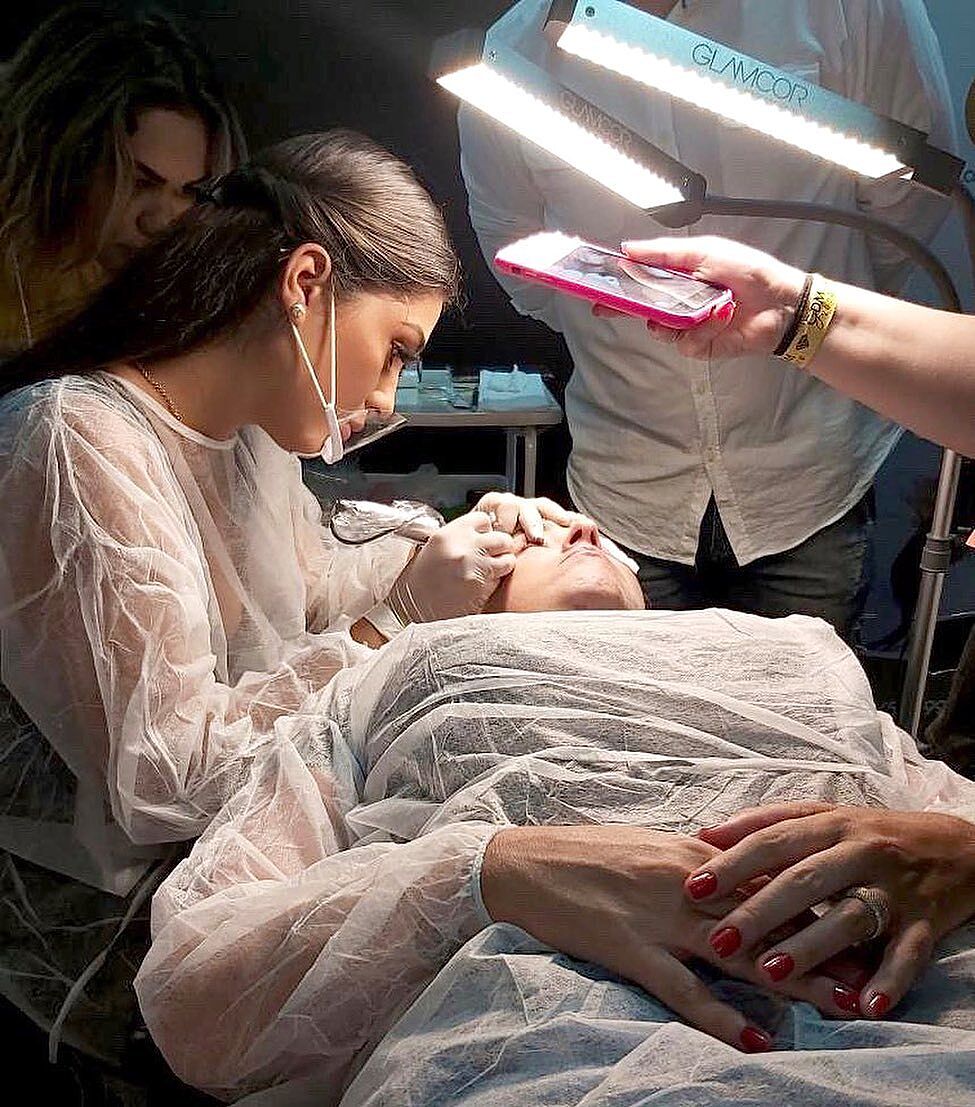 @glamcorofficial, Lash tech, using the GLAMCOR REVOLUTION X