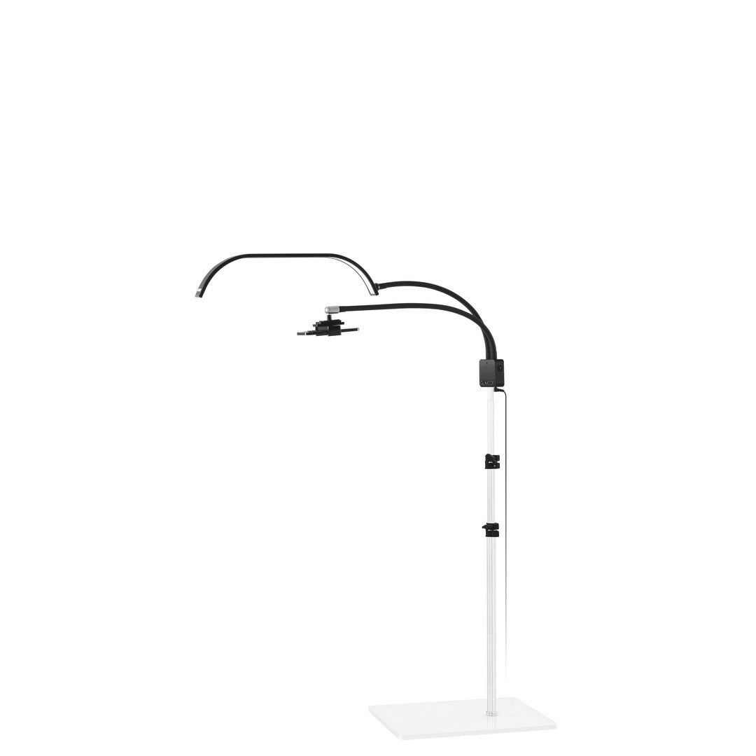 Enhance your salon with GLAMCOR Horizon - the ideal lighting accessory for lash technicians and estheticians, featuring curved lighting for precision.