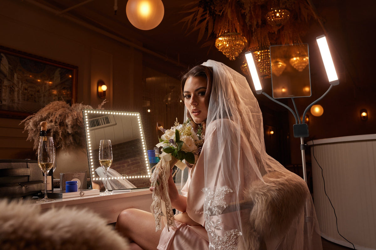 Bride in her suite with RIKI PRETTY and MULTIMEDIA X with the mirror accessory